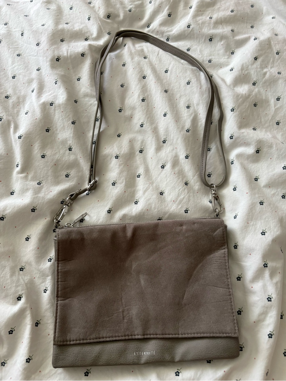Grey suede L’Eternité purse